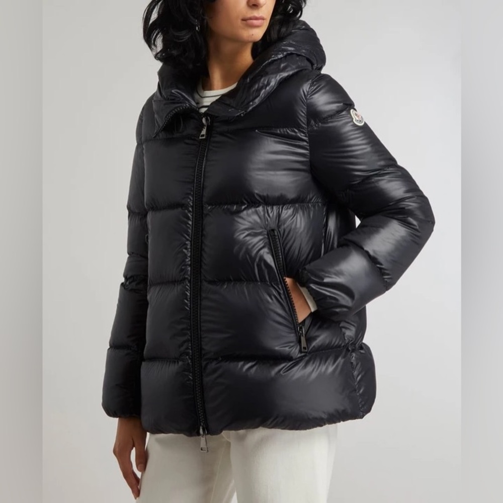Moncler Seritte Black Short Down Jacket
